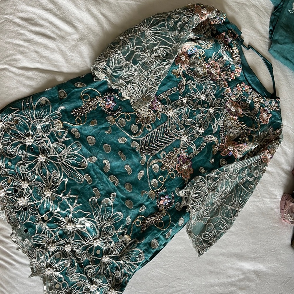 Maryum n Maria Blue Floral 3-piece suit